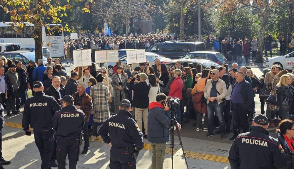 prosvjetari protest skupština cg